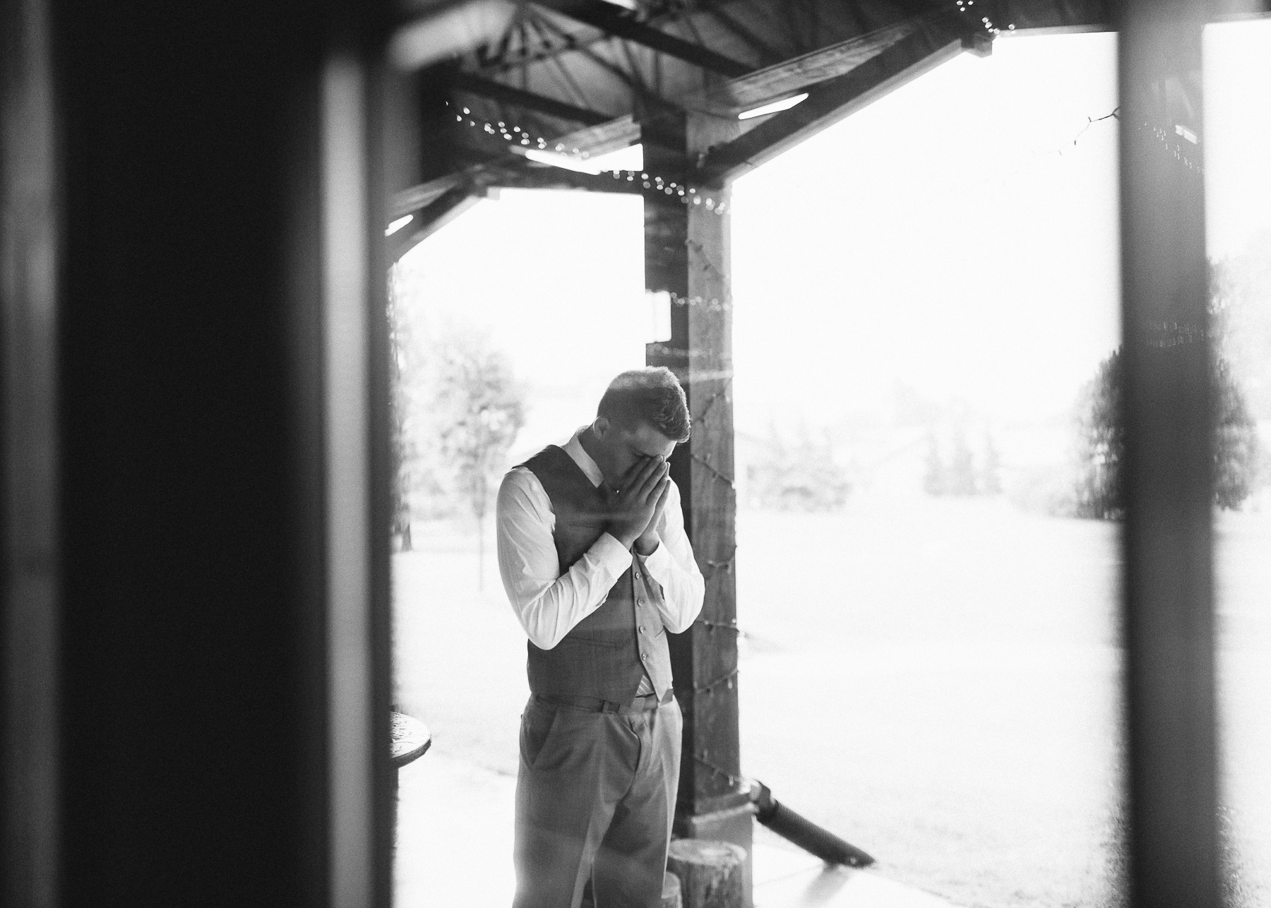 Zach praying before the first look